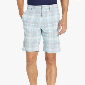 PGA TOUR Men's Flat Front Plaid Short